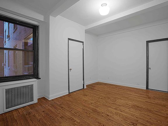 3rd image of 160 W 71st St APT 7a