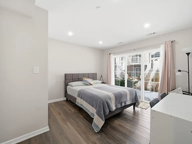 7214 Farmstead Ln — Photo 19