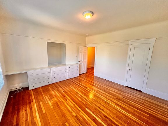 3rd image of 547 Dolores St APT 2