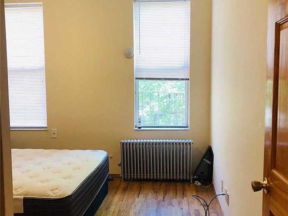 2nd image of 2419 Steinway St