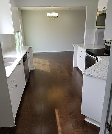 5th image of 2978 Moss Plain Dr