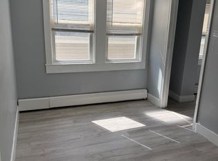 7 Manchester St APT 3, Pawtucket, RI 02860