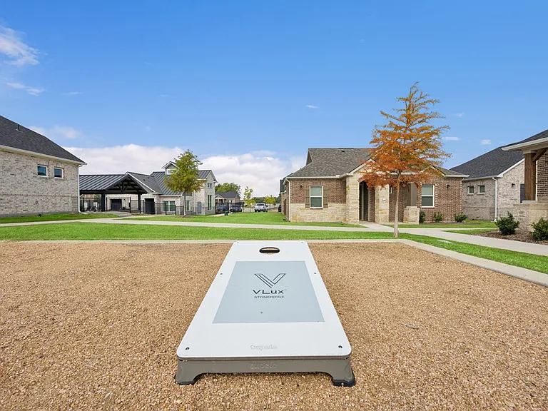 VLux Stoneridge — Photo 101