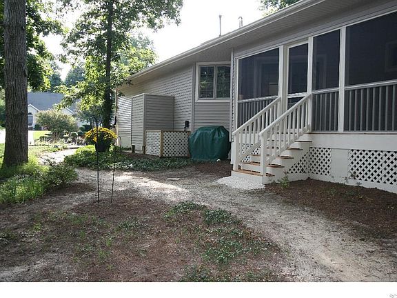 3rd image of 29897 Sawmill Dr