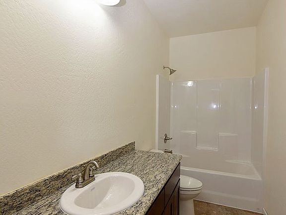 5th image of 837 Tannin Dr