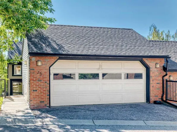 448 W Strathcona Dr SW #25, Calgary, AB T3H 1M3