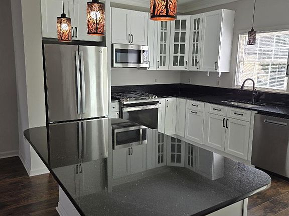 2nd image of 308 Braemar Pl