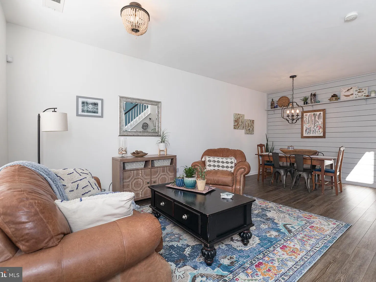 3 bed, 2.5 bath, 1826 sqft, $2,200 — Photo 2