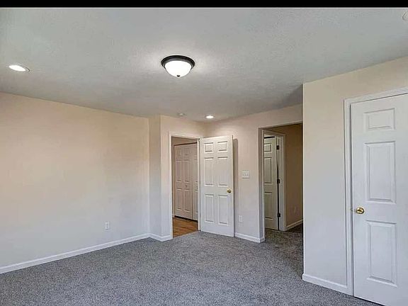 5th image of 1135 Fairfield Ave