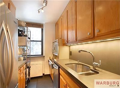 4th image of 420 E 51st St APT 3F