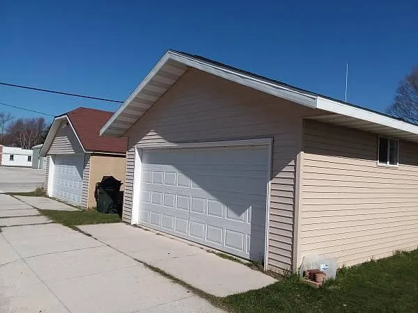 2 bed, $1,045 — Photo 2