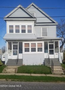 17 Pleasant Ave, Amsterdam, NY, 12010