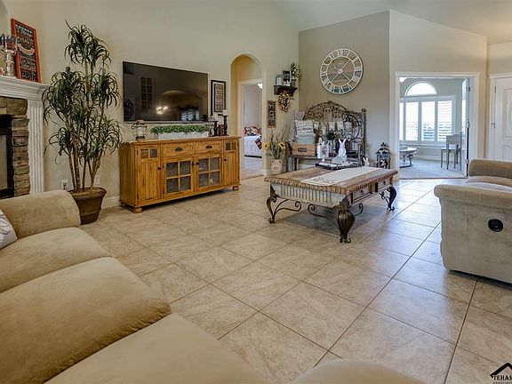 3rd image of 15360 Vintage Oaks Dr