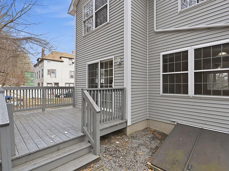 254 Front St — Photo 8
