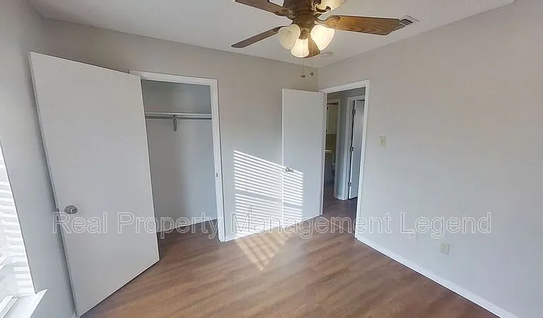 701 S Valentine Dr — Photo 17