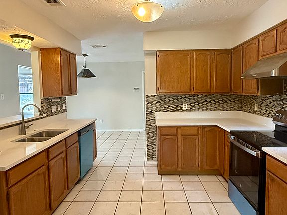 5th image of 1308 Glyndon Dr