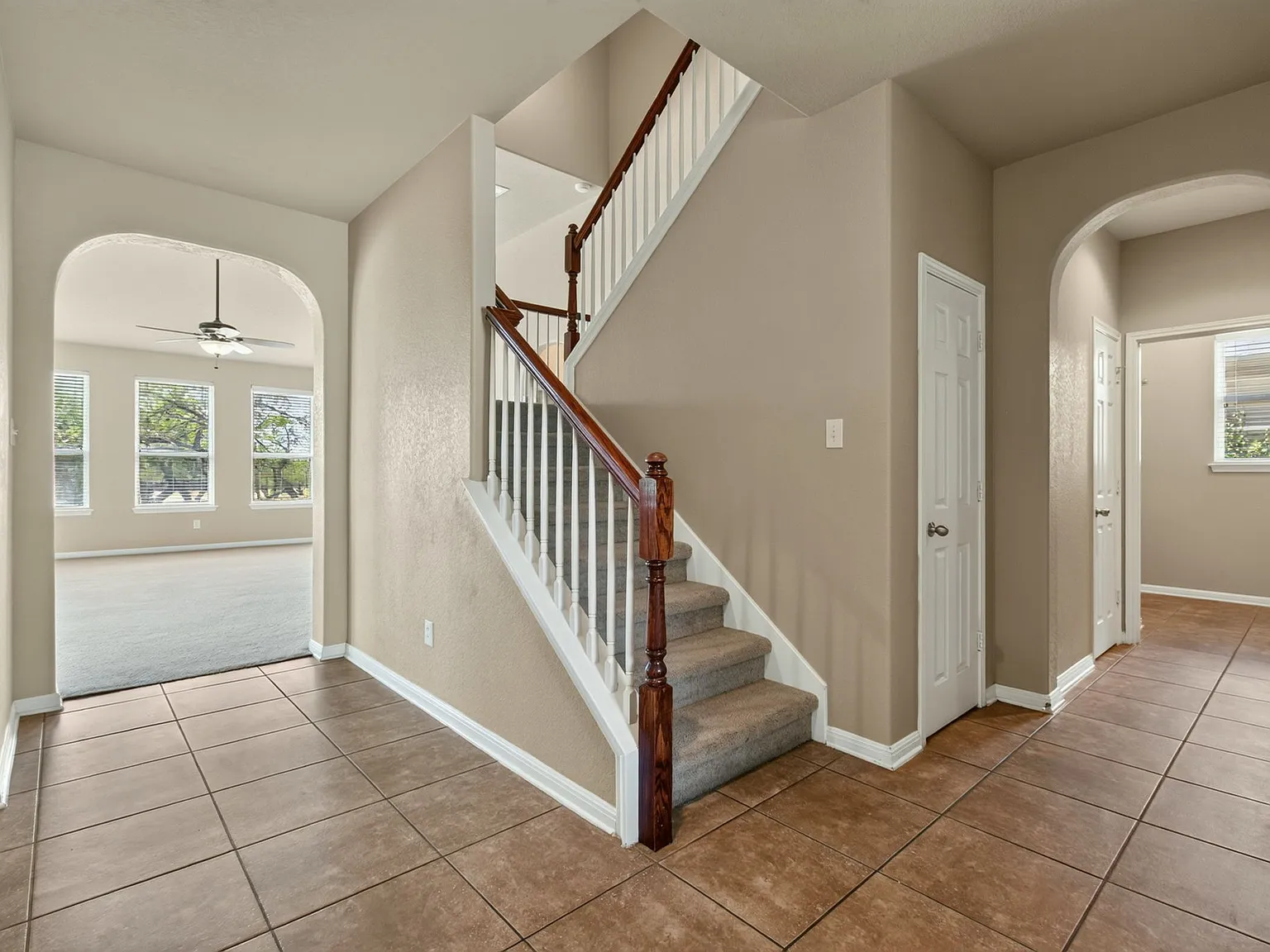 7230 Willow Rain - 1 — Photo 4
