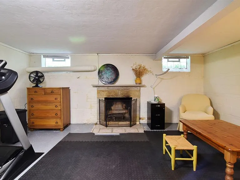 2658 Canterbury Rd — Photo 15