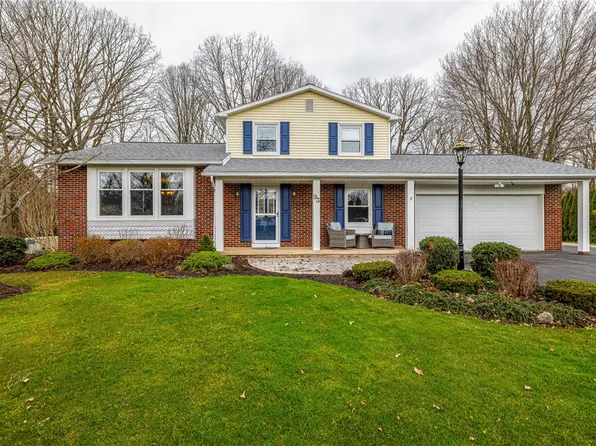 93 Parkway, North Chili, NY 14514
