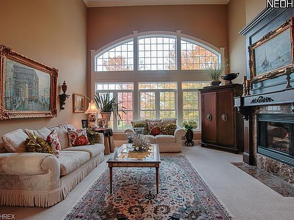 4th image of 10531 Oakmont Way