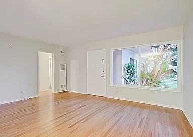 4th image of 2041 Euclid St APT 7