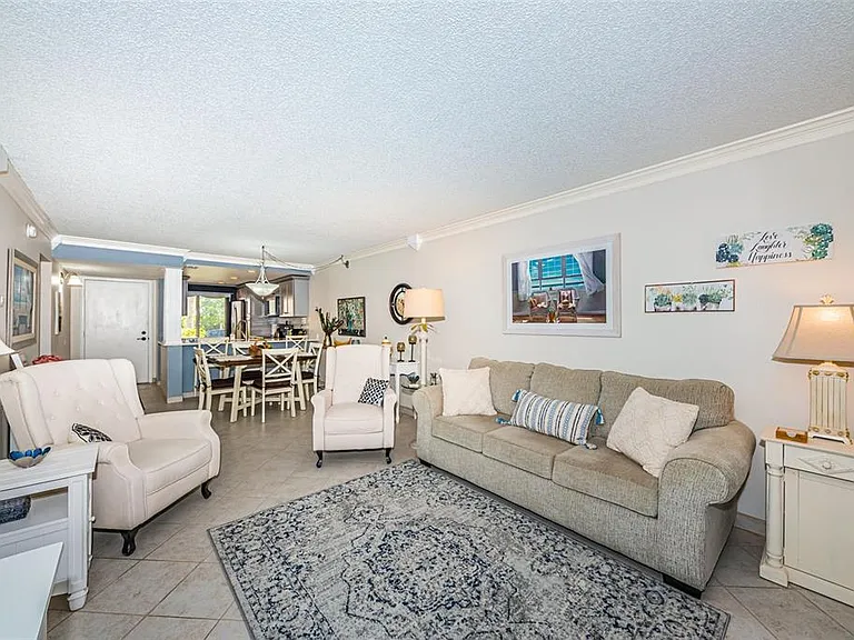 Bahia Del Mar Blvd — Photo 4