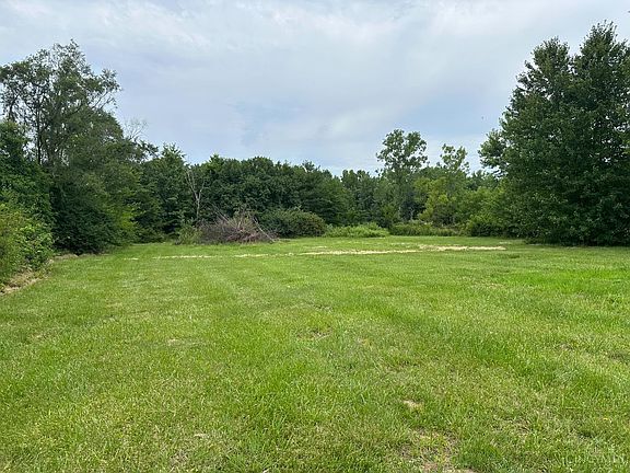 3rd image of 2333 Tucker Rd
