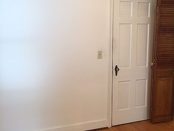 4th image of 913 Ardmore Dr