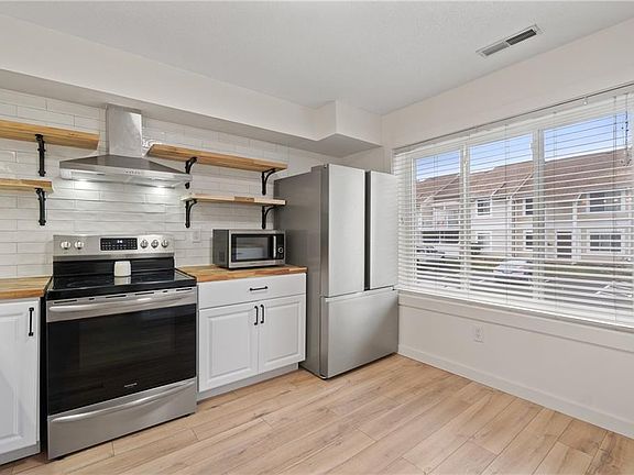5th image of 2620 Cove Point Place