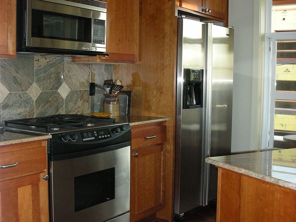 Cherry Cabinets w/ Granite Slab