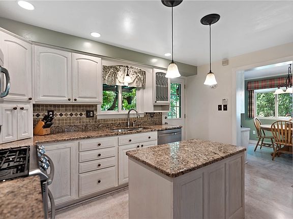 4th image of 3632 Northfield Dr