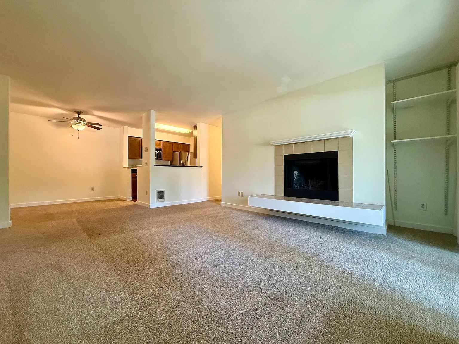 2 bed, 867 sqft, $2,000 — Photo 2
