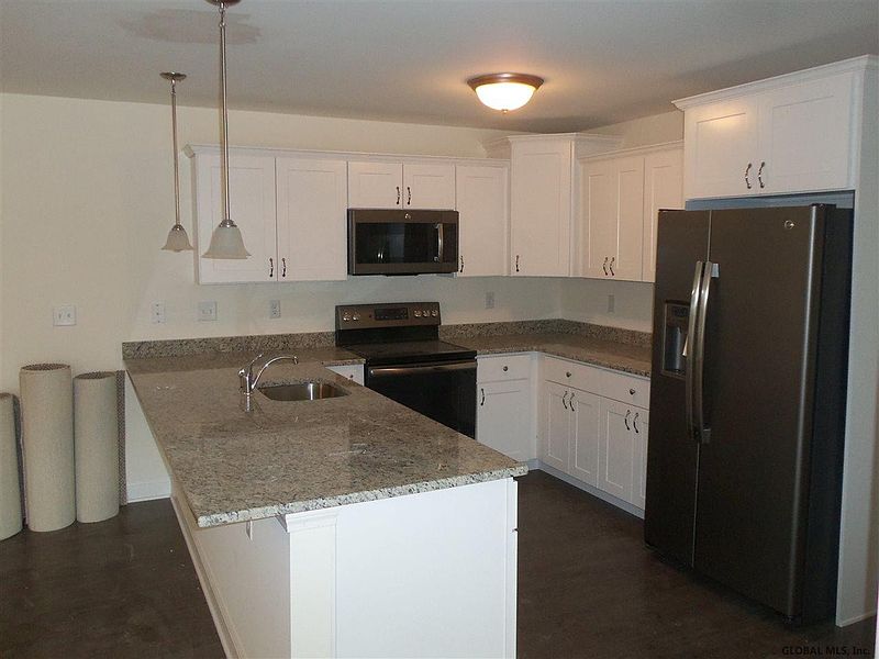5th image of 502 BRUNSWICK MEADOW Way
