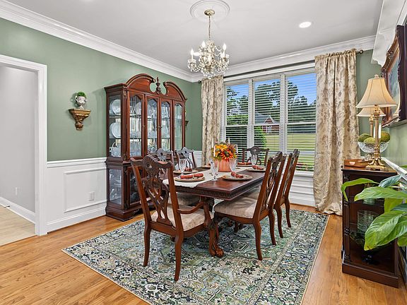 5th image of 4209 Bellflower Cir