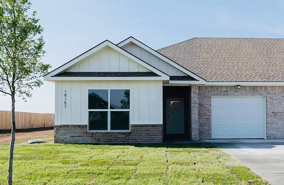 Building Photo - 19151 Mid Country Blvd #2