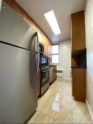 4th image of 245 E 19th St APT 5M