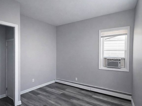 4th image of 33 Pine St Floor 2