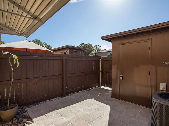 3rd image of 4314 La Riviera Ct