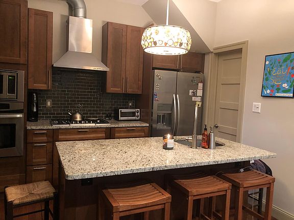 4th image of 87 S Lake Ave APT 1