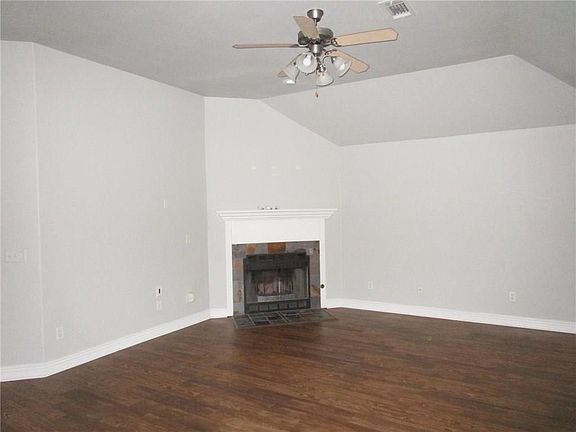 2nd image of 1475 N Shetland Dr