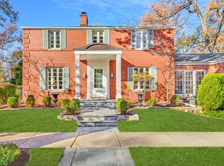 1400 Gregory Ave, Wilmette, IL 60091