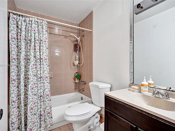 5th image of 1718 W 66th Pl #13