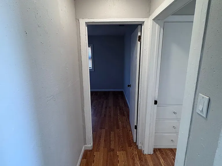 812 48th St — Photo 5