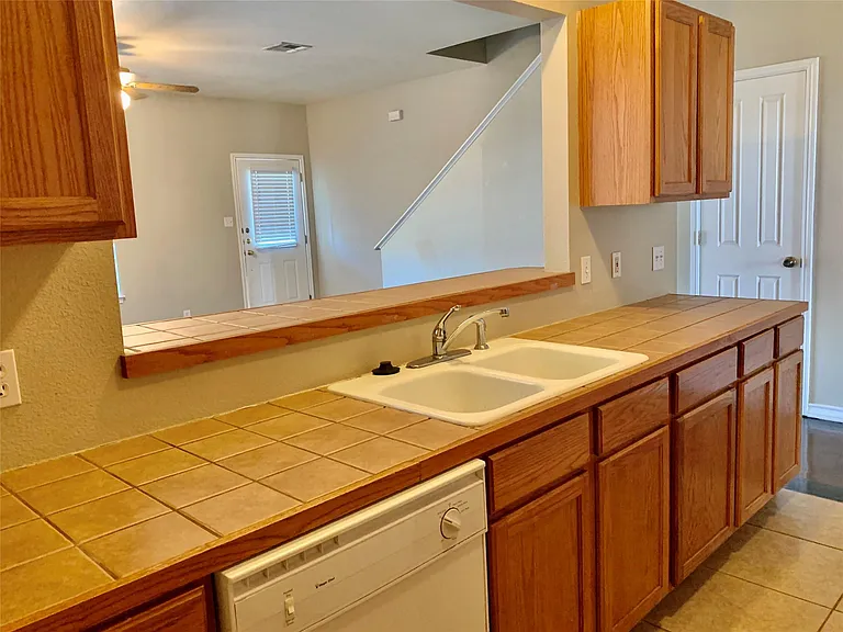 220 Sandstone Dr #A — Photo 8