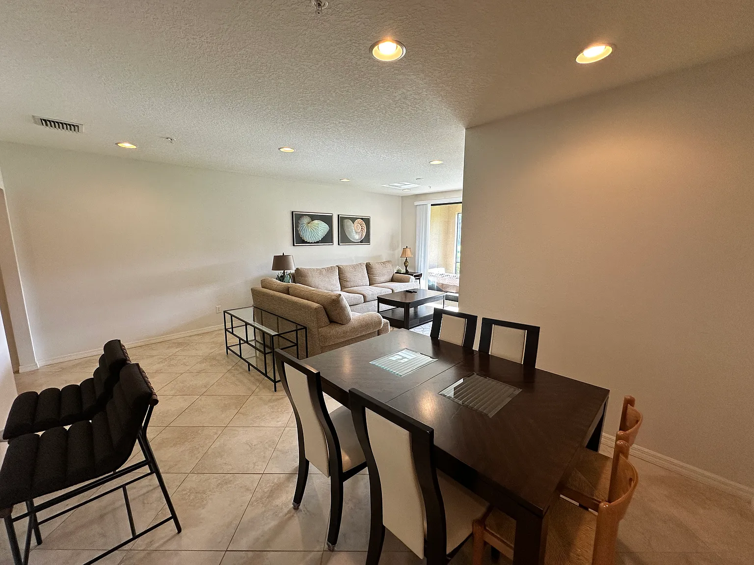 3 bed, 1381 sqft, $2,700 — Photo 4