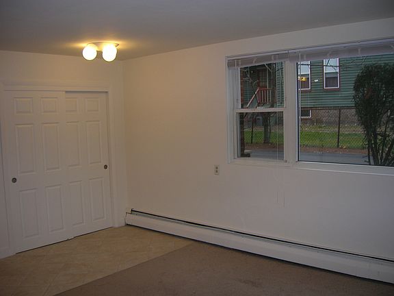 4th image of 90 Myrtle St APT 1