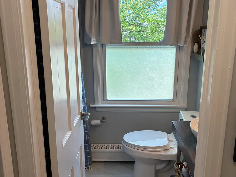 2600 Elmwood Ave #8 — Photo 2