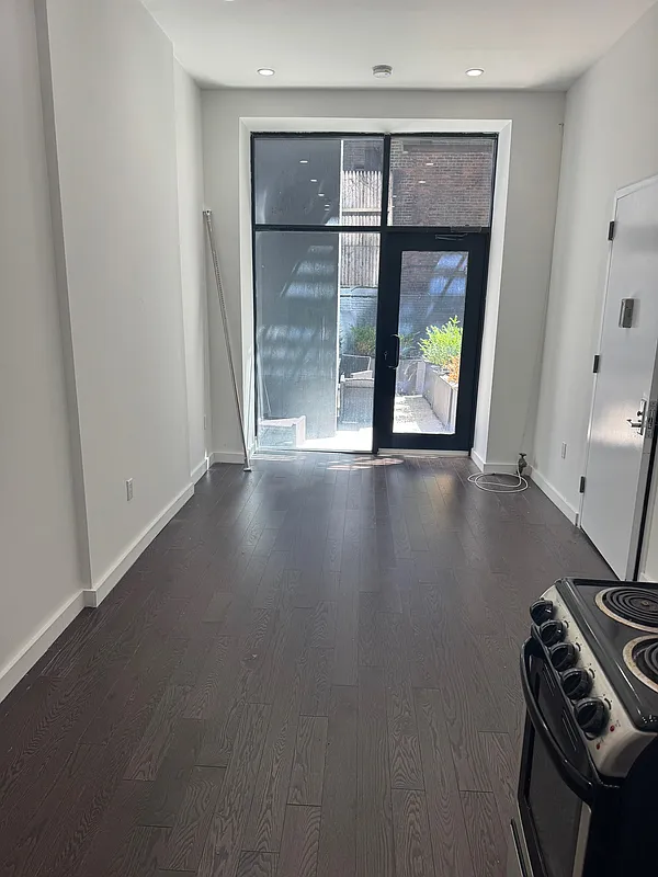 100 Charlton Street 2