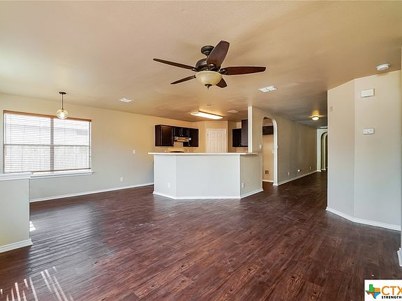 5th image of 2372 Medina Dr