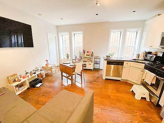 1st image of 2097 Dean St APT 1